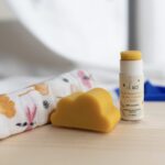 BURRO BABY in Stick LABBRA, VISO e CORPO con olio di mandorle dolci, Elicriso, Calendula e Miele - immagine 2