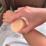 CREMA SOLIDA MANI E CORPO Nutriente con Burro di Karité, Olio di Jojoba e Canapa - immagine 6