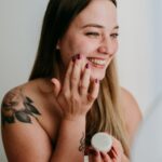 CREMA VISO SOLIDA Pelle Secca e Matura con Rosa Mosqueta, Melograno e Acido Ialuronico - immagine 5