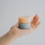 CREMA SOLIDA MANI E CORPO Nutriente con Burro di Karité, Olio di Jojoba e Canapa - immagine 8